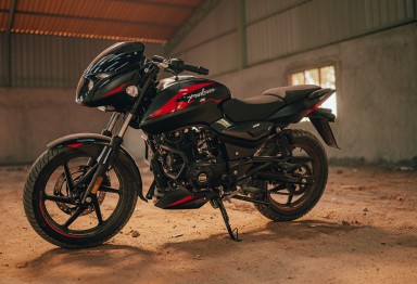 Pulsar 150 on sale neon red