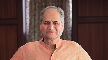 ceo of bajaj